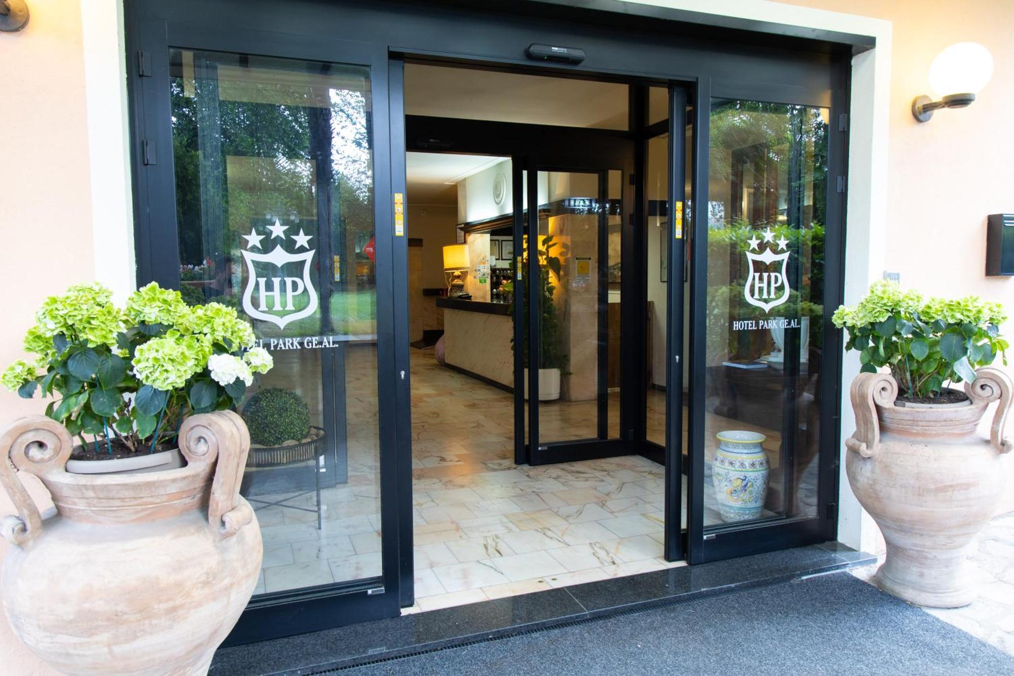 Hotel Park Ge.Al. تْشيتّا دي كاستيلّو المظهر الخارجي الصورة